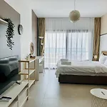 Priscilla In Caesar Blue Resort, Breakfast Possible, Aquapark,gym With Sauna And Heated Swimming Pool Apartment Gastria