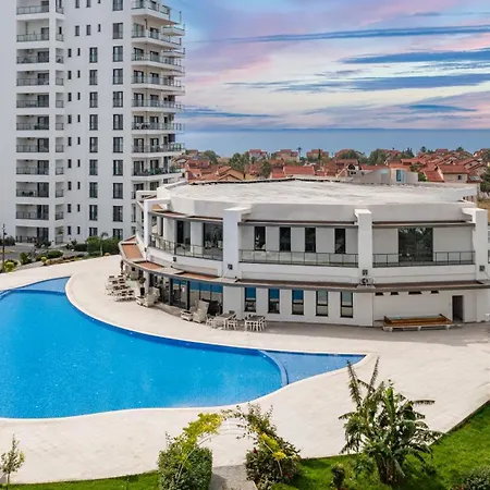 Priscilla In Caesar Blue Resort, Breakfast Possible, Aquapark,gym With Sauna And Heated Swimming Pool