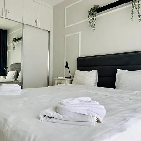 Priscilla In Caesar Blue Resort, Breakfast Possible, Aquapark,gym With Sauna And Heated Swimming Pool Apartman Gasztriá