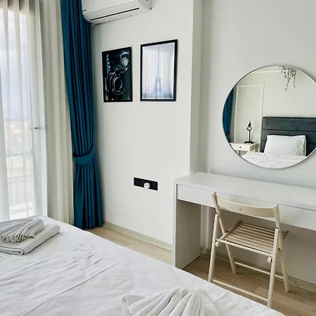Priscilla In Caesar Blue Resort, Breakfast Possible, Aquapark,gym With Sauna And Heated Swimming Pool Apartman *