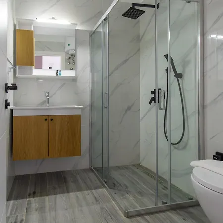 Priscilla In Caesar Blue Resort, Breakfast Possible, Aquapark,gym With Sauna And Heated Swimming Pool * Gasztriá
