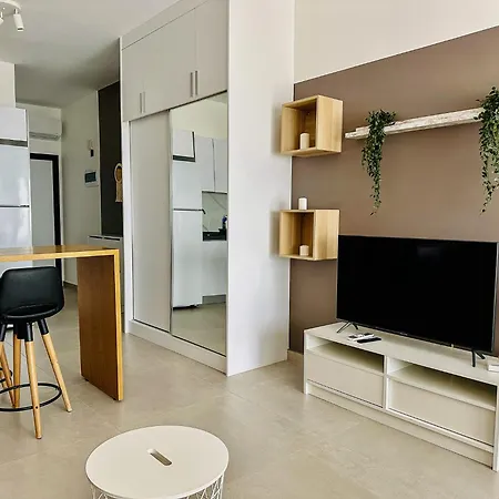 Priscilla In Caesar Blue Resort, Breakfast Possible, Aquapark,gym With Sauna And Heated Swimming Pool Apartman Gasztriá