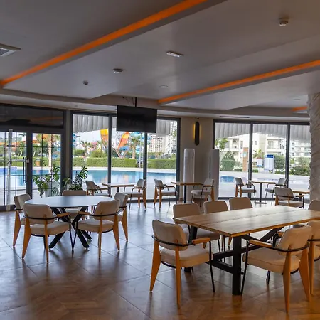 Priscilla In Caesar Blue Resort, Breakfast Possible, Aquapark,gym With Sauna And Heated Swimming Pool Apartment