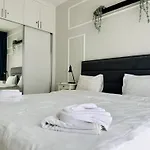Priscilla In Caesar Blue Resort, Breakfast Possible, Aquapark,gym With Sauna And Heated Swimming Pool شقة Gastria