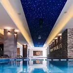 Priscilla In Caesar Blue Resort, Breakfast Possible, Aquapark,gym With Sauna And Heated Swimming Pool
