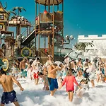 Priscilla In Caesar Blue Resort, Breakfast Possible, Aquapark,gym With Sauna And Heated Swimming Pool Apartment *