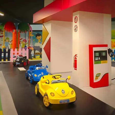 Priscilla With Seaview In Caesar Blue Resort, Breakfast & Lunch Possible, Gym With Sauna And Heated Swimming Pool Апартаменты