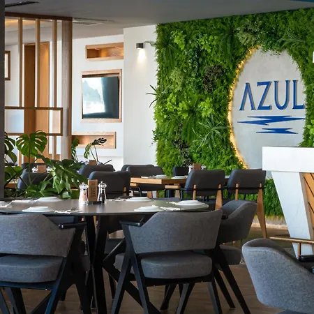 Priscilla With Seaview In Caesar Blue Resort, Breakfast & Lunch Possible, Gym With Sauna And Heated Swimming Pool * Gastria