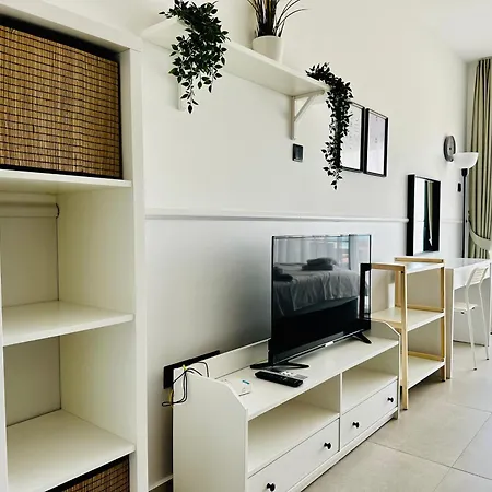 شقة Priscilla With Seaview In Caesar Blue Resort, Breakfast & Lunch Possible, Gym With Sauna And Heated Swimming Pool