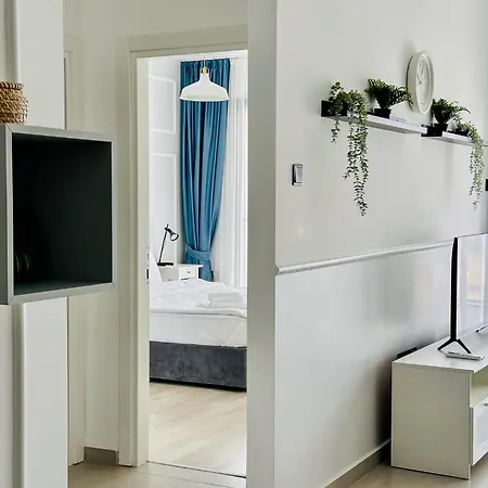 Priscilla In Caesar Blue Resort, Breakfast Possible, Aquapark,gym With Sauna And Heated Swimming Pool